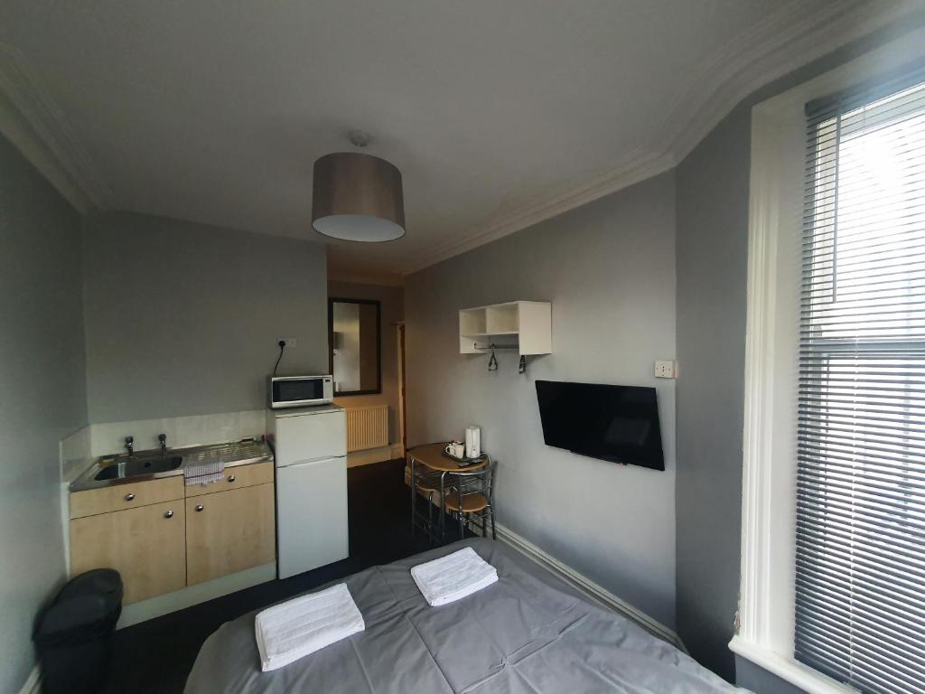 Blackpool North Close to Station with Free Parking — Hotel in Blackpool
