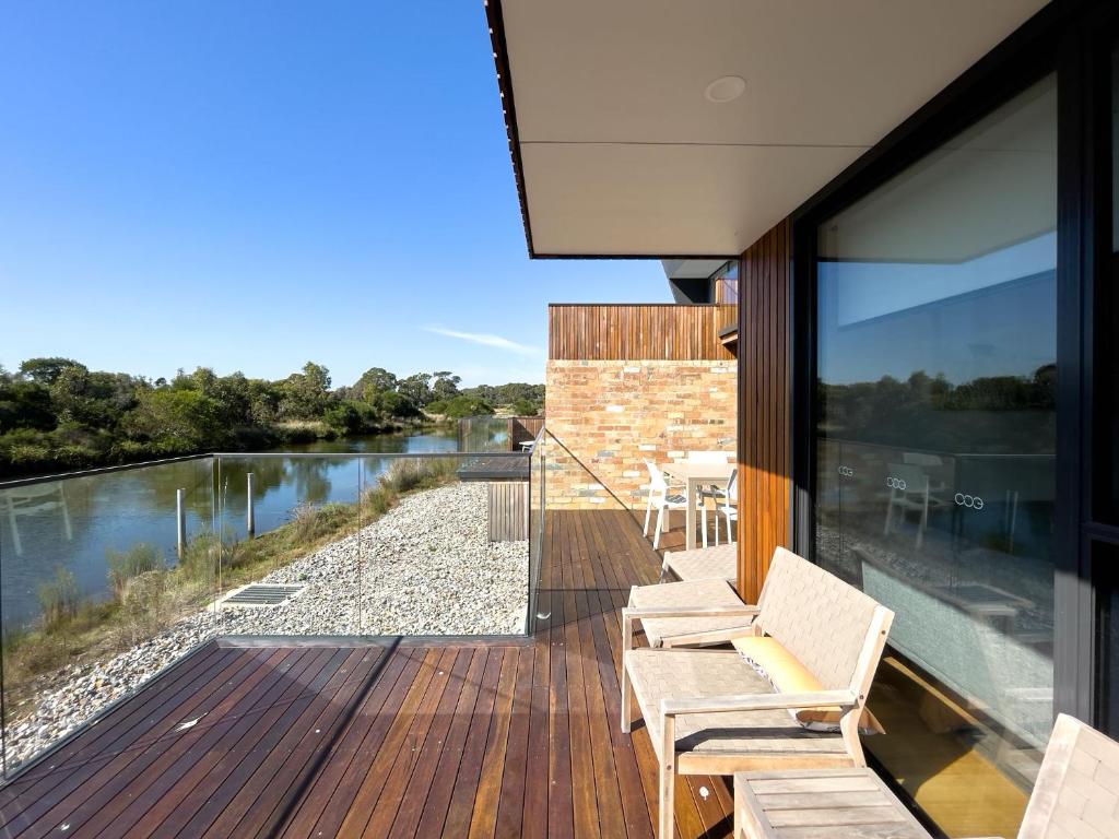 Broadbeach Inverloch photo