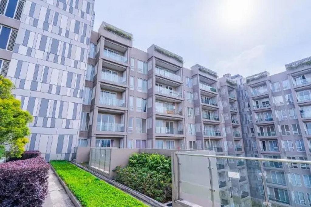 B Landmark Residence