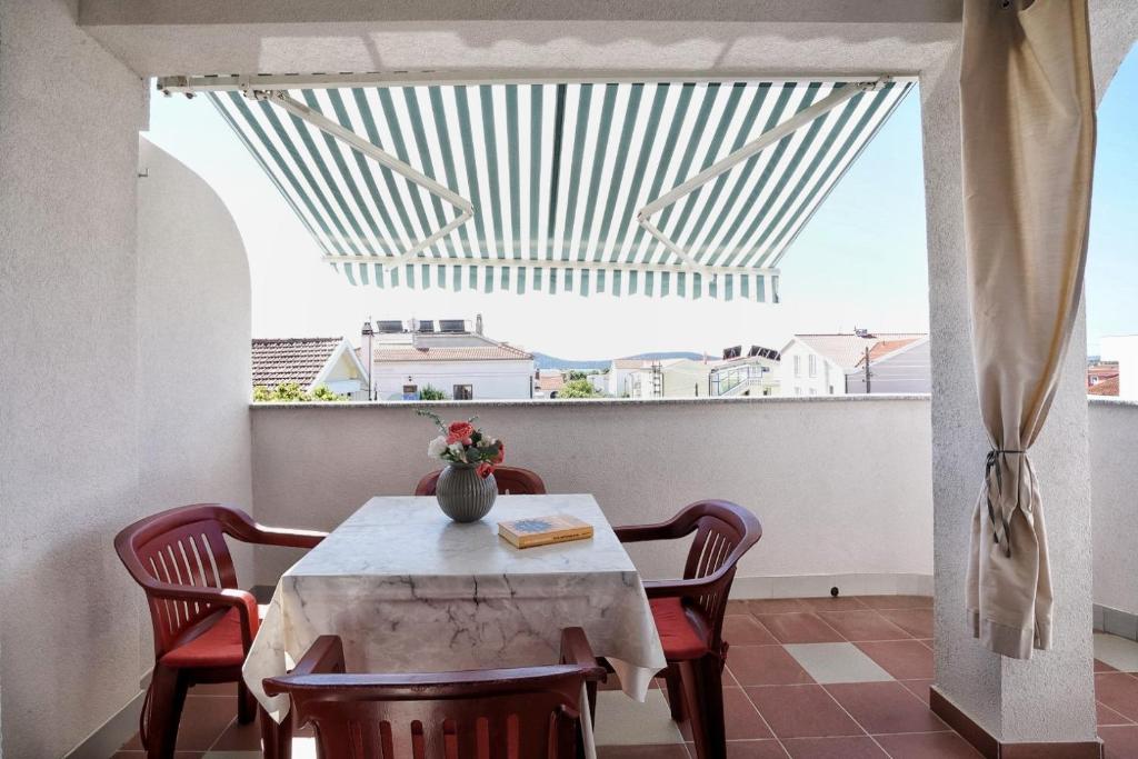 Apartments Lasan - 150 m from sea — Hotel in Vodice