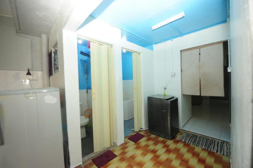 Roomstay Rumah Pintu Kuning photo
