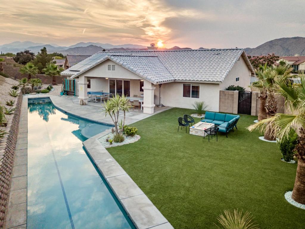 Mimosa by AvantStay Gorgeous Desert Getaway w Pool Ping Pong Table