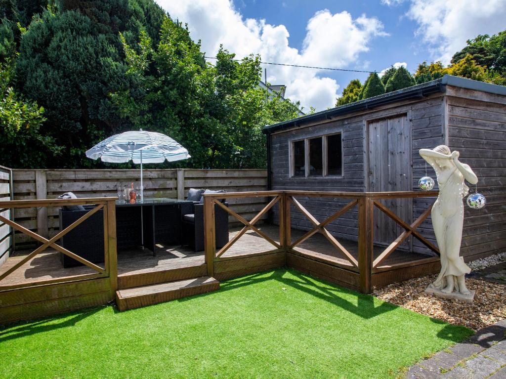 Luxe Detached House with Hot Tub, Penzance photo 6