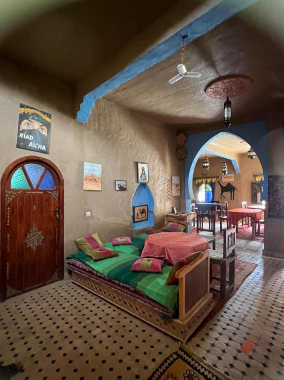 Riad Aicha & Camel Trekking