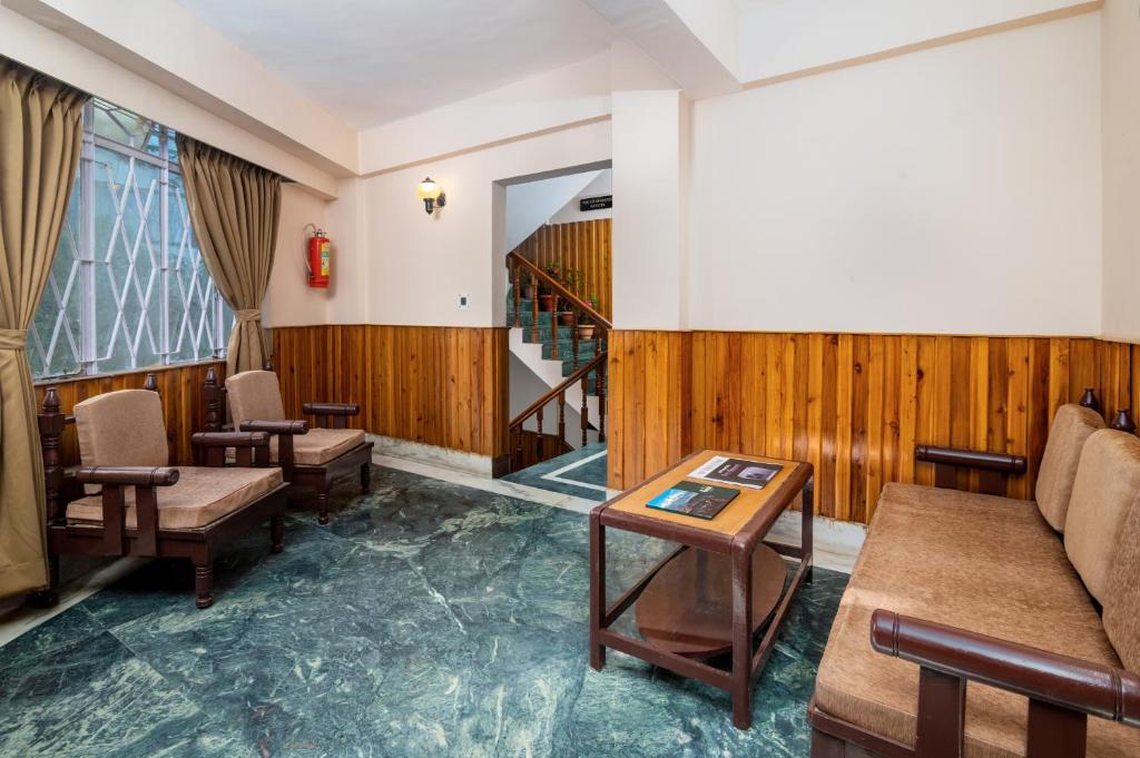 Muscatel Roma - 400 Mts from Mall Road photo