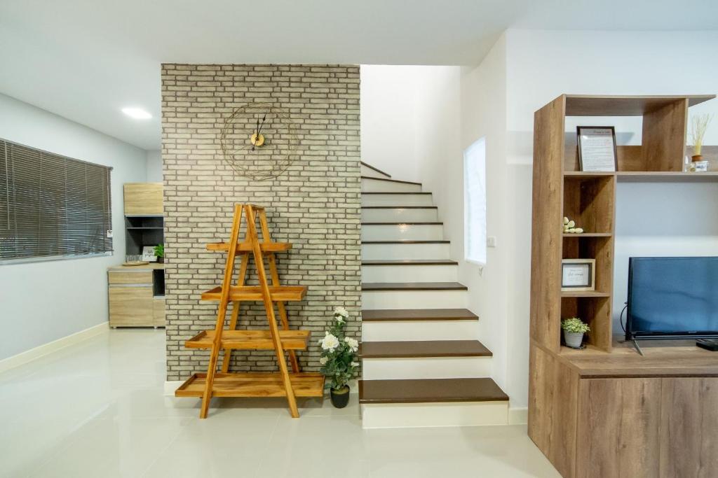 3BRs Townhouse near BigCCentre/Int.School photo