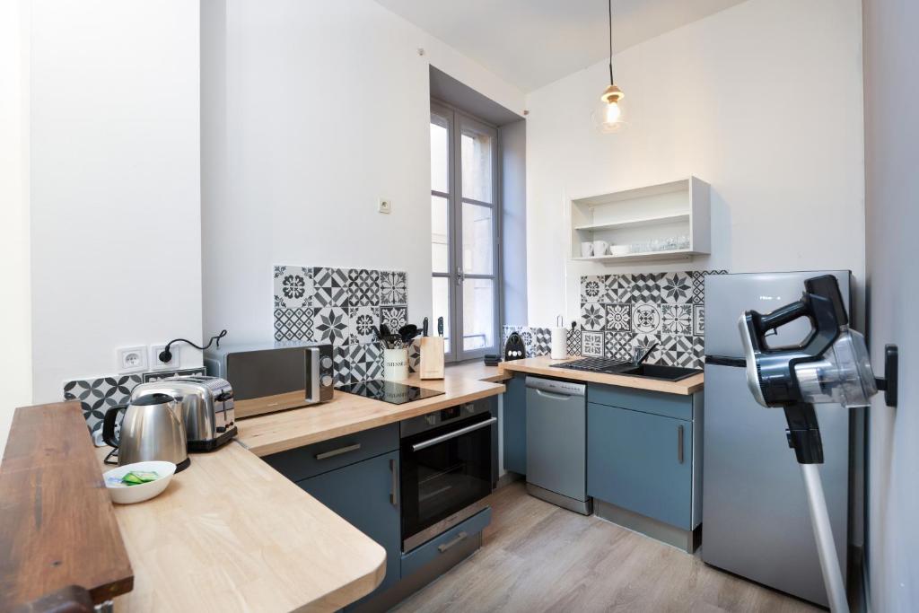 N1 Des Études Cosy Duplex Netflix Balcon ConciergerieDameCarcas - 3