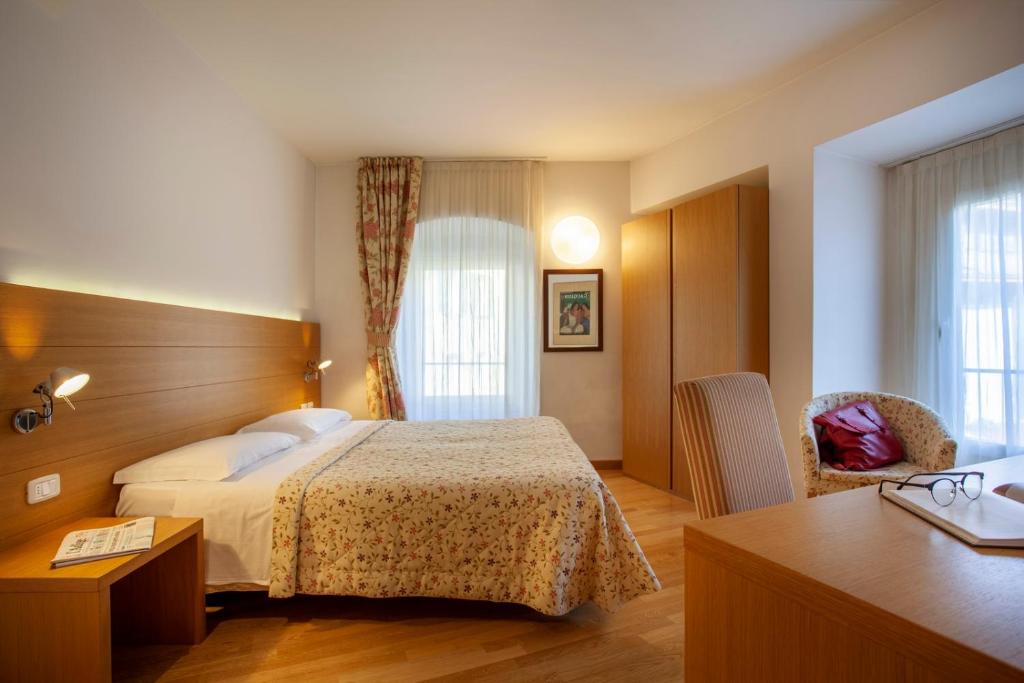 Hotel Romanda - 4