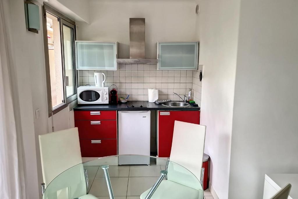 HENRI CAMILLE REAL ESTATE - Rouaze - Studio 50m Croisette - 4