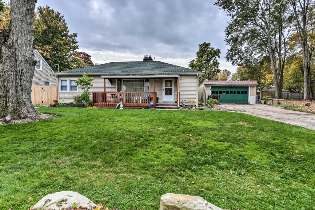 Charming Elyria Home By Hiking Trail and Lake!