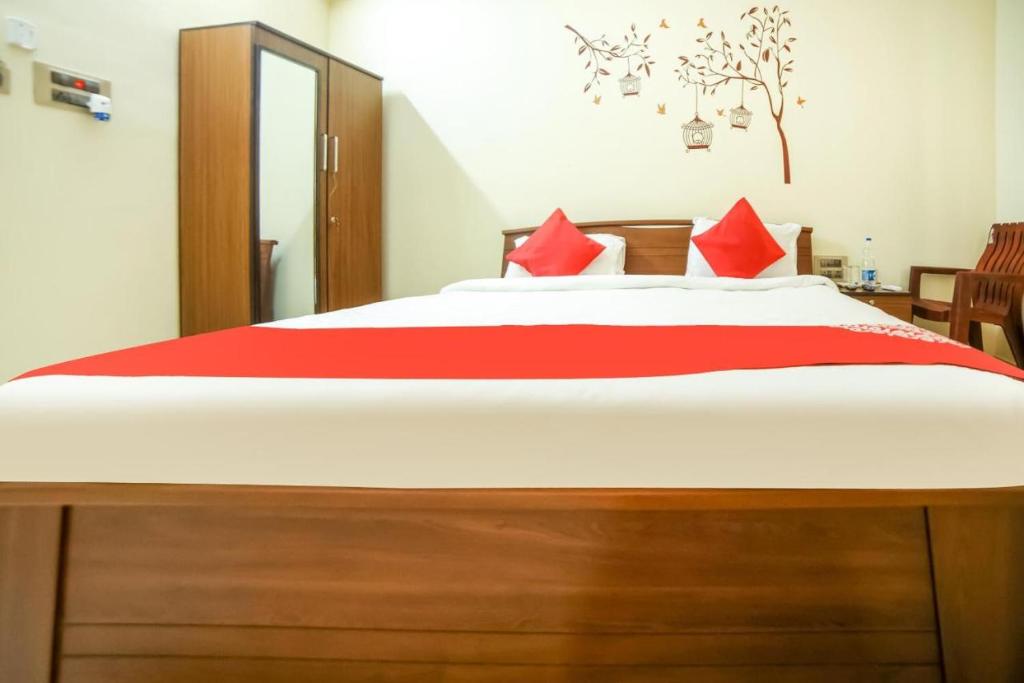 OYO 74790 Nandas Grand