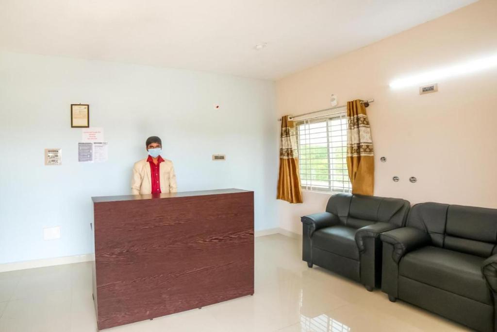 OYO 74790 Nandas Grand