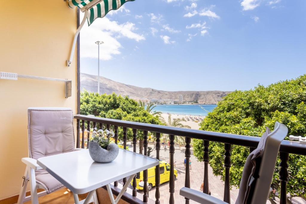 Seafront studio with beach view in the center of Los Cristianos - 5