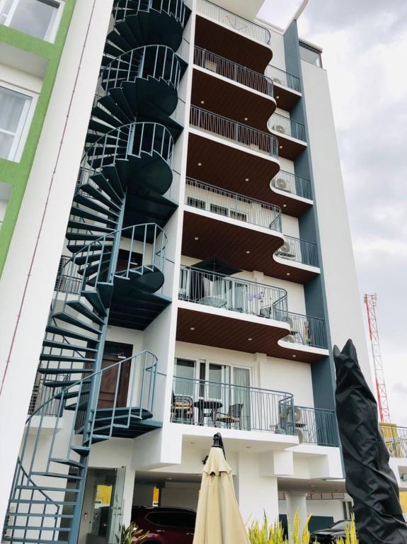 Premier Executive Apartment - The Ivy, East Legon photo