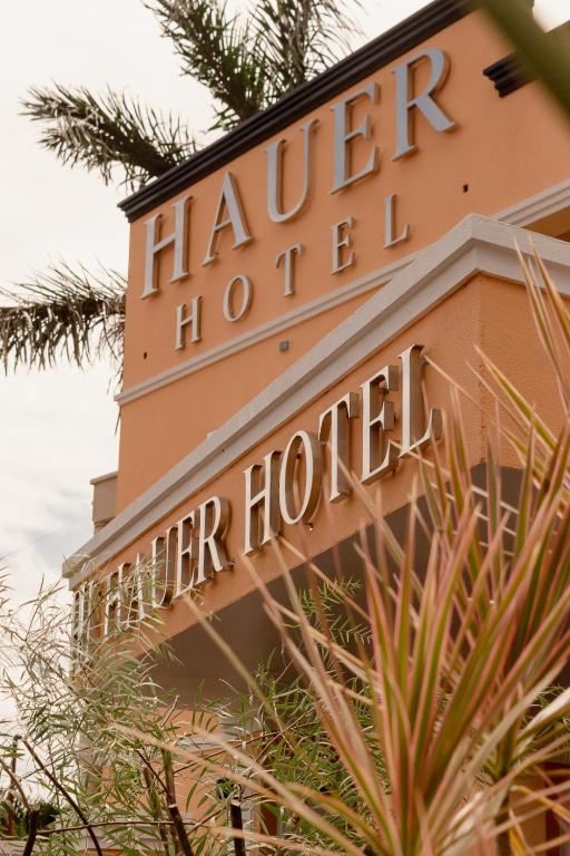 HAUER HOTEL - 1