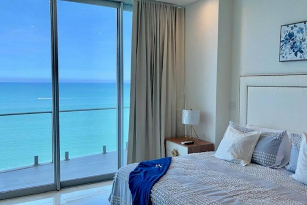 CONDO DE LUJO EN PLAYA ZONA DORADA CAMINO AL MAR - 1