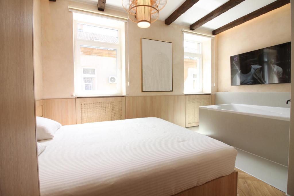 Beige Apartment - 2