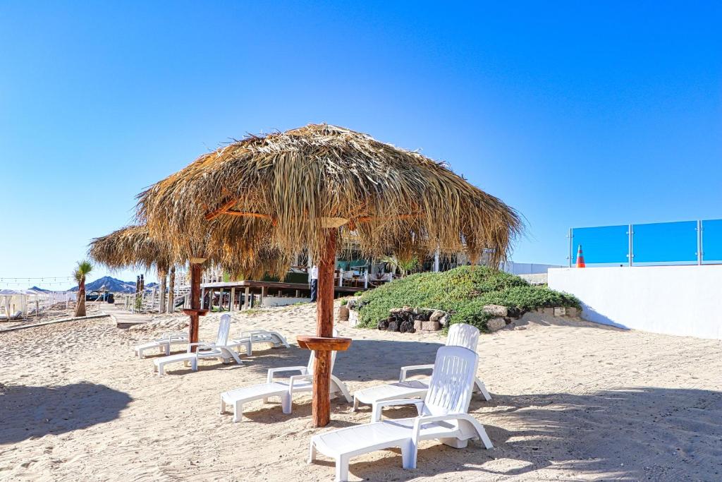 Esmeralda Beach Resort photo