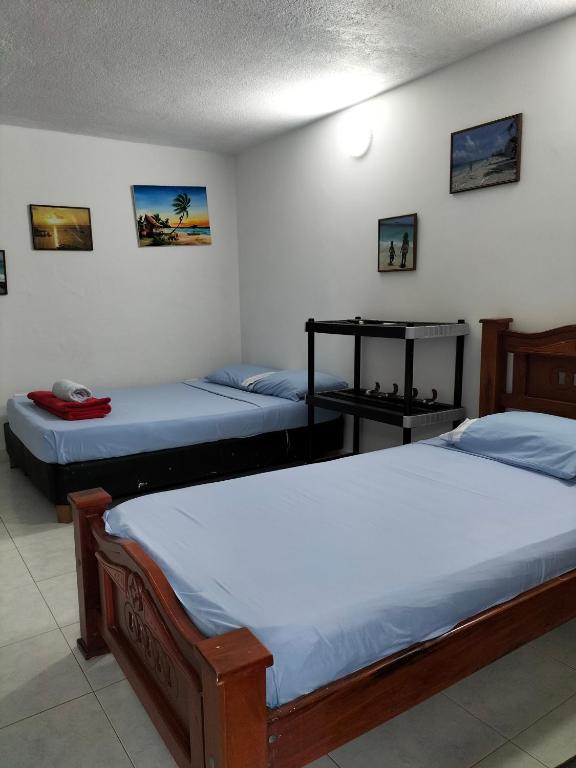 Posada Miss Joyce House - 4