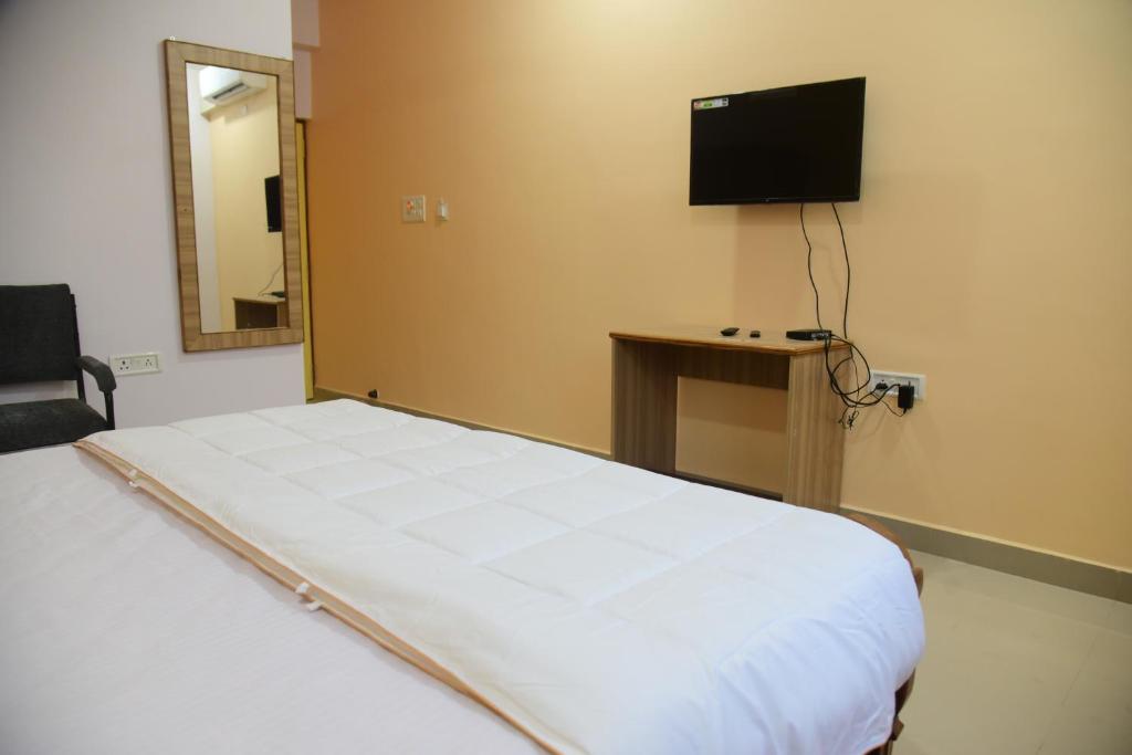 Hotel Nikunj photo