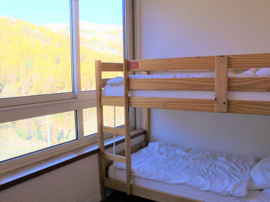 Appartement Vars, 3 pieces, 6 personnes - FR-1-330B-33 photo