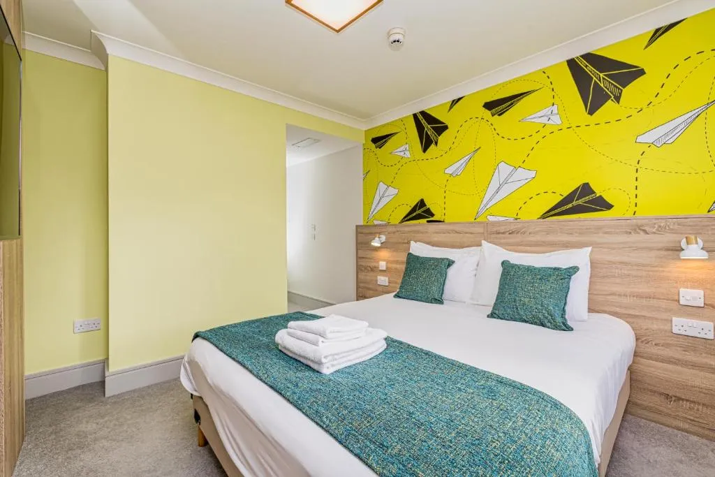 Forty Four Main Street, hotel in Swords