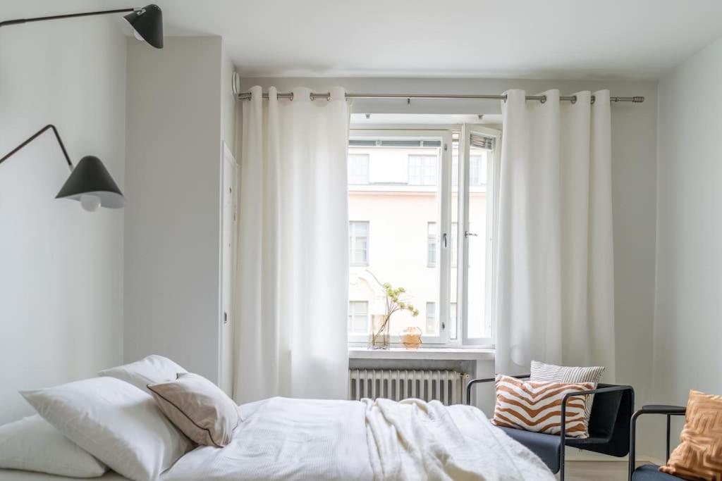 Luminous studio in Kallio / Amazing location, Helsinky