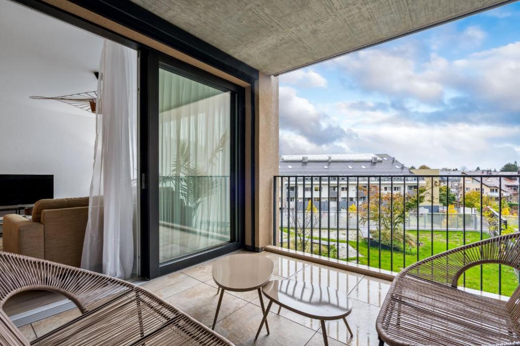 Olympia Homes beautifully furnished flats photo