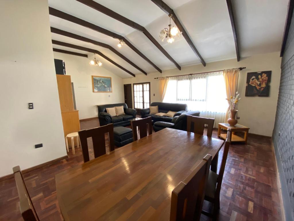 Agradable departamento - casa con estacionamiento gratis - 4
