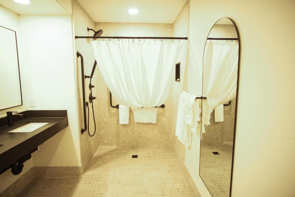 Baymont by Wyndham Fort McMurray photo
