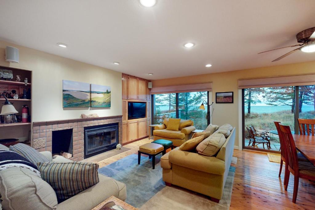 Beach Comber 15, Glen Arbor