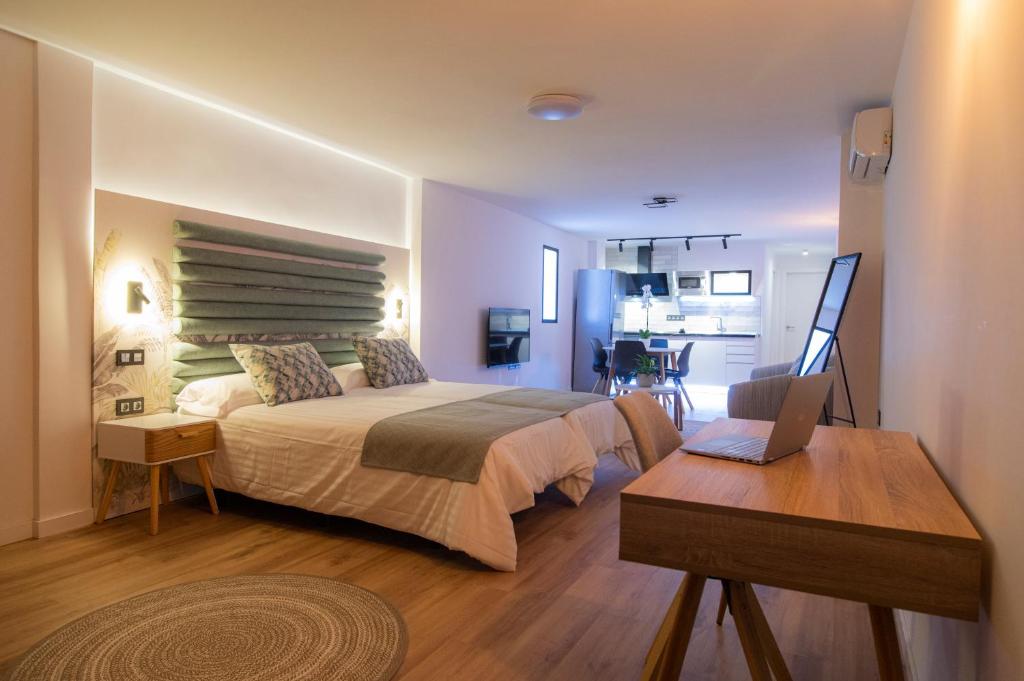 Laguna Home & Suites - 5