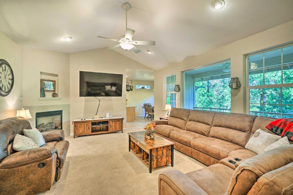 Spacious Sonora Home with 2 Balconies and Games!