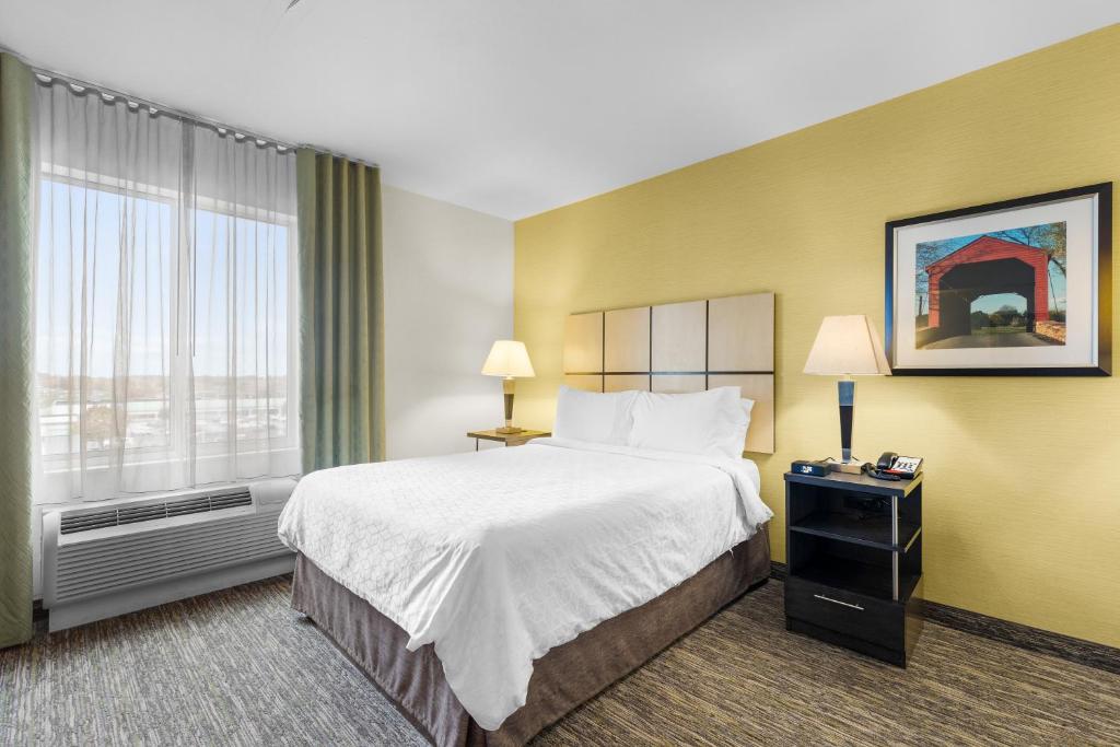 Candlewood Suites Erie photo