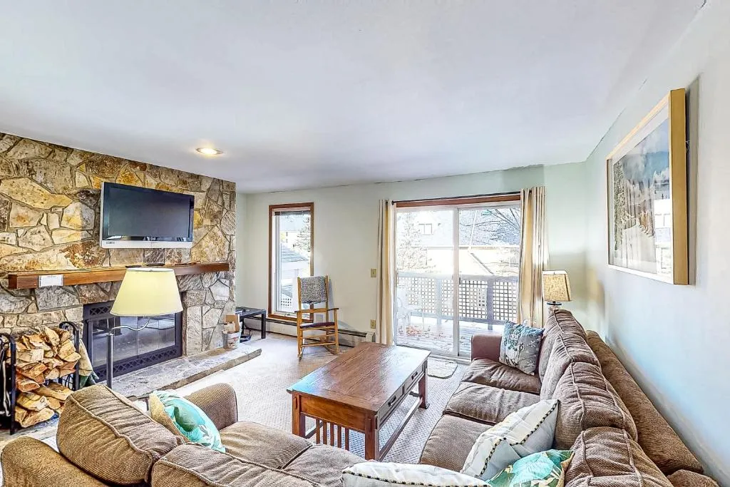 All Season Mountain Retreat, hotel in Dover