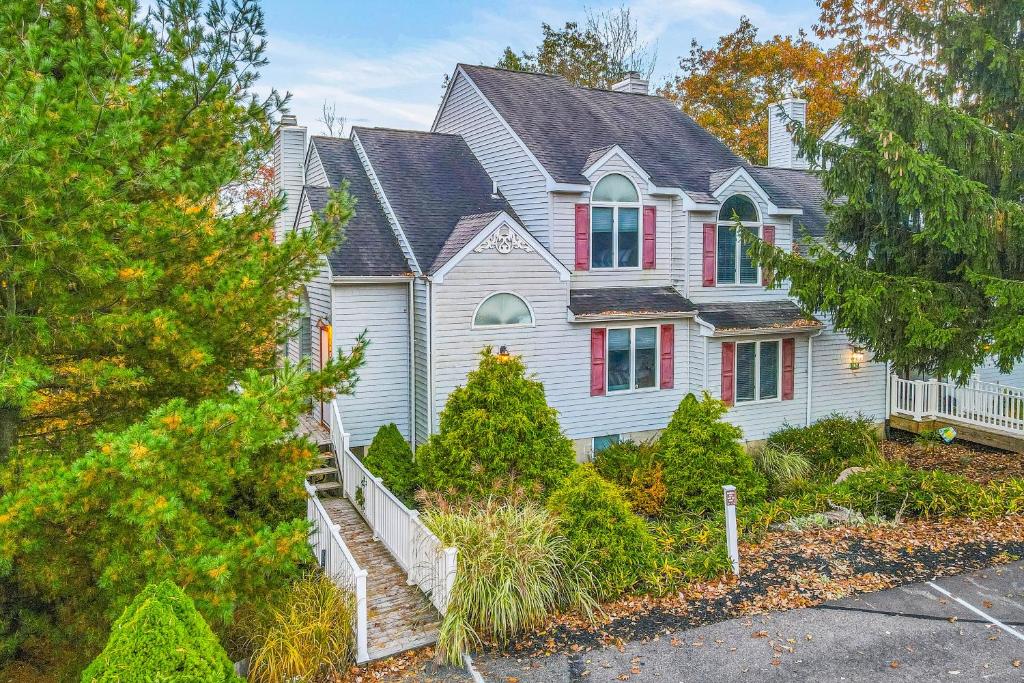 Big Boulder Base Camp, Lake Harmony