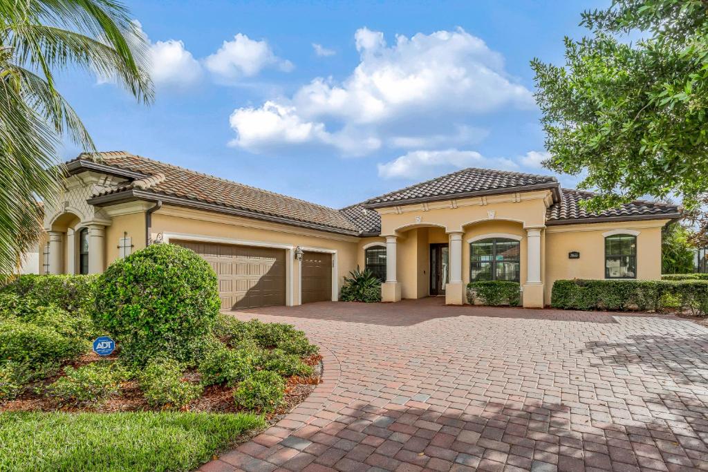 Lisburn Lake View, Bonita Springs