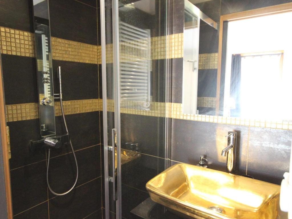 Spacieux appartement 5 pièces près des pistes, jusqu'à 12 personnes, parking et balcons - FR-1-411-851 - 4