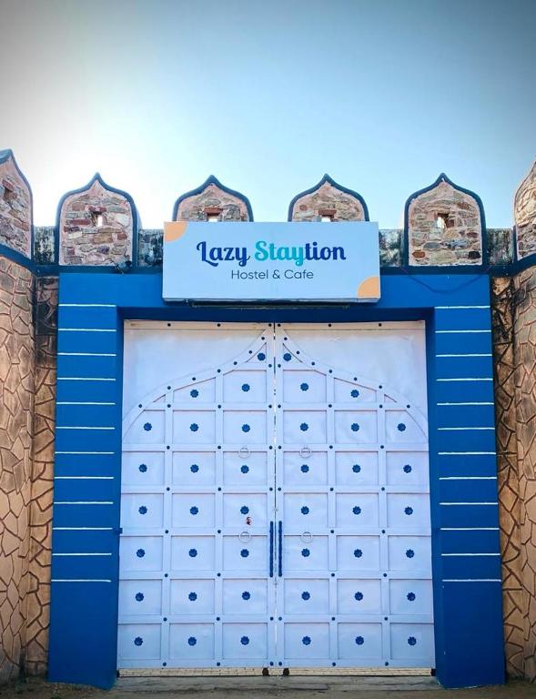 Lazy Staytion Hostel Pushkar — Hotel in Pushkar