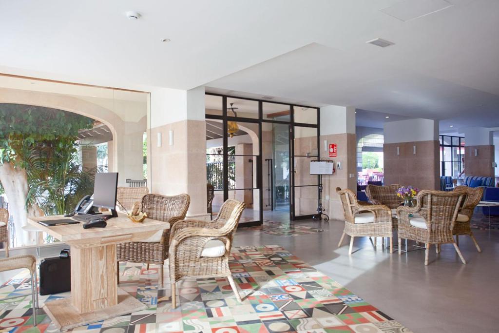 Hotel Cala Sant Vicenc - Adults Only photo