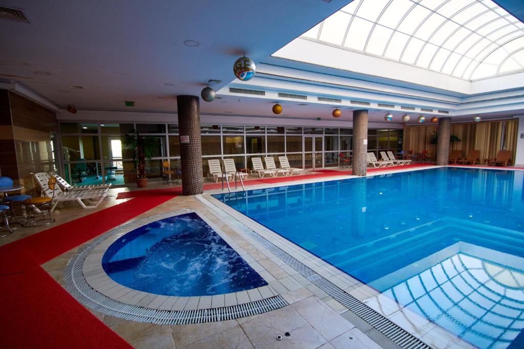 Grand Hotel Victory photo