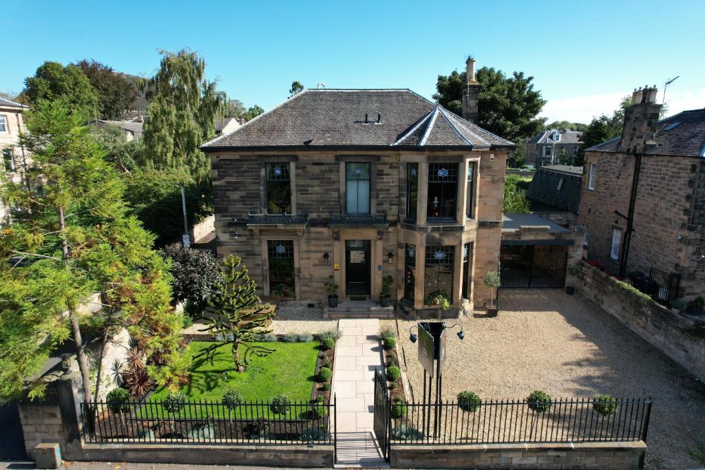 23 Mayfield photo
