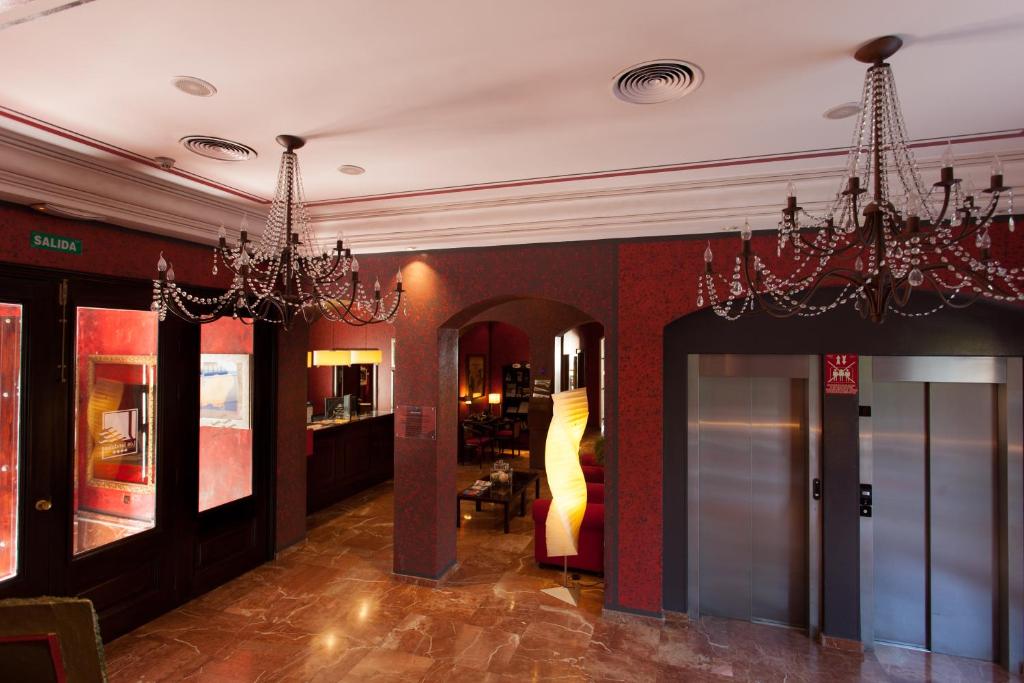 フロント・ロビー