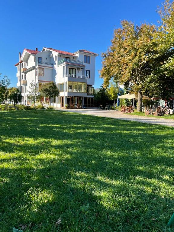 Hotel Tirona