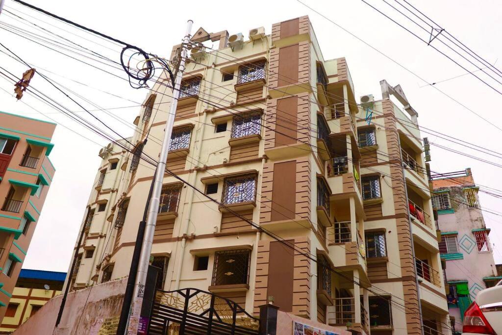 Luxury 2BHK, 10 mins from Acropolis Mall Kasba photo