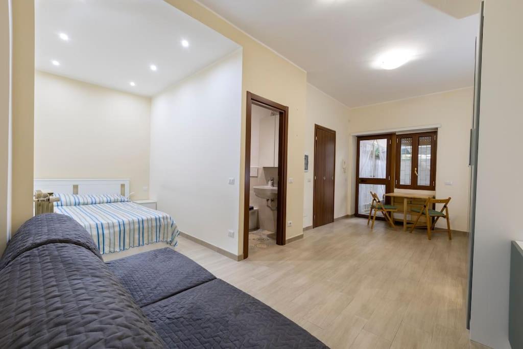 Smiling Loft — Hotel in Rome