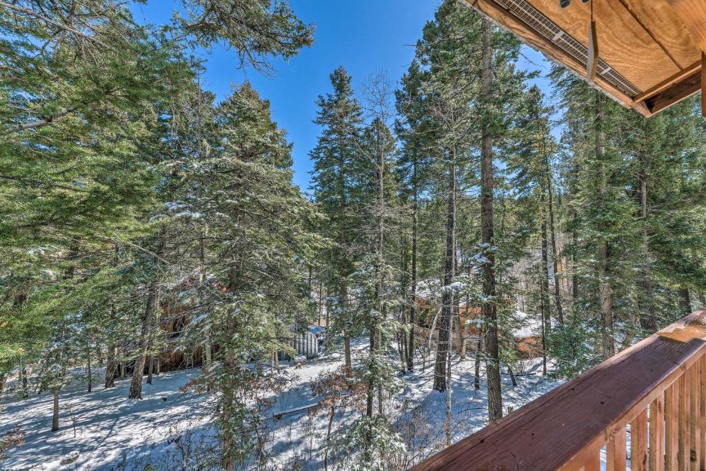 Charming Coppertop Cloudcroft Cabin 3 Mi to Ski photo