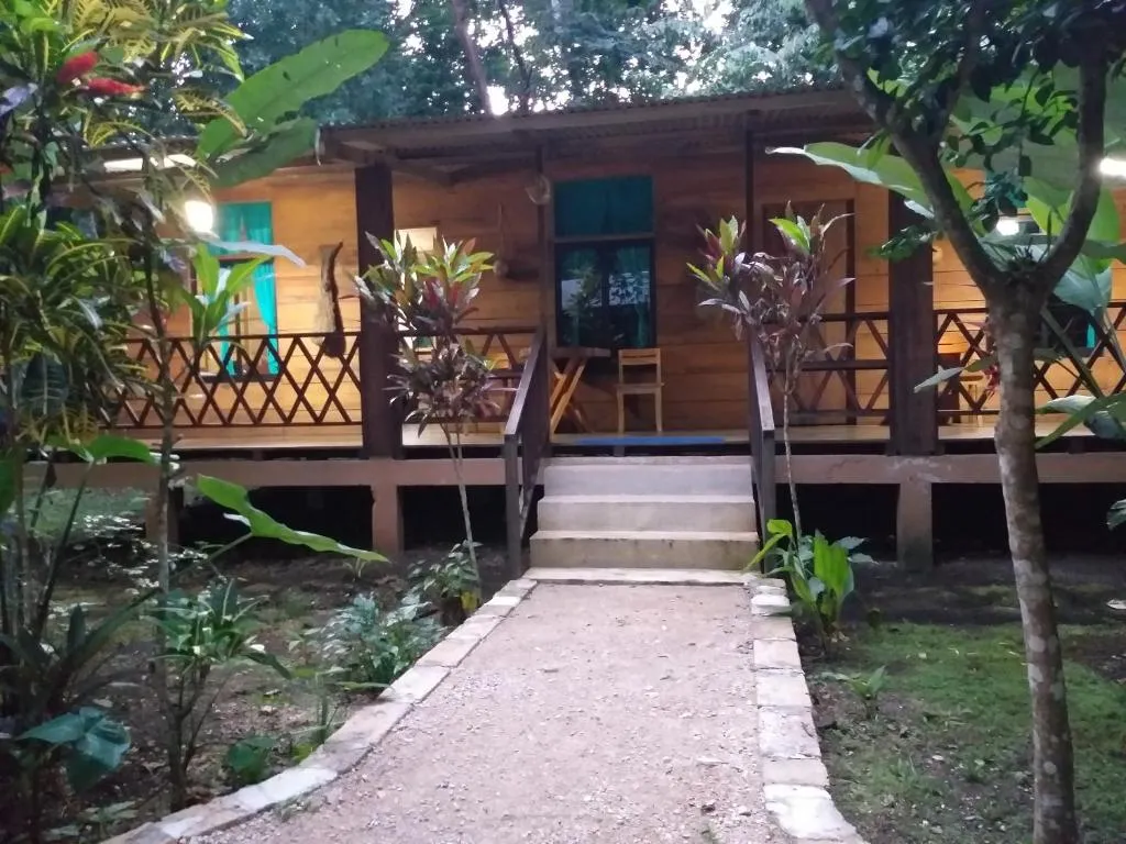 Cabaña Tu´ur, Hotel in Lacanjá