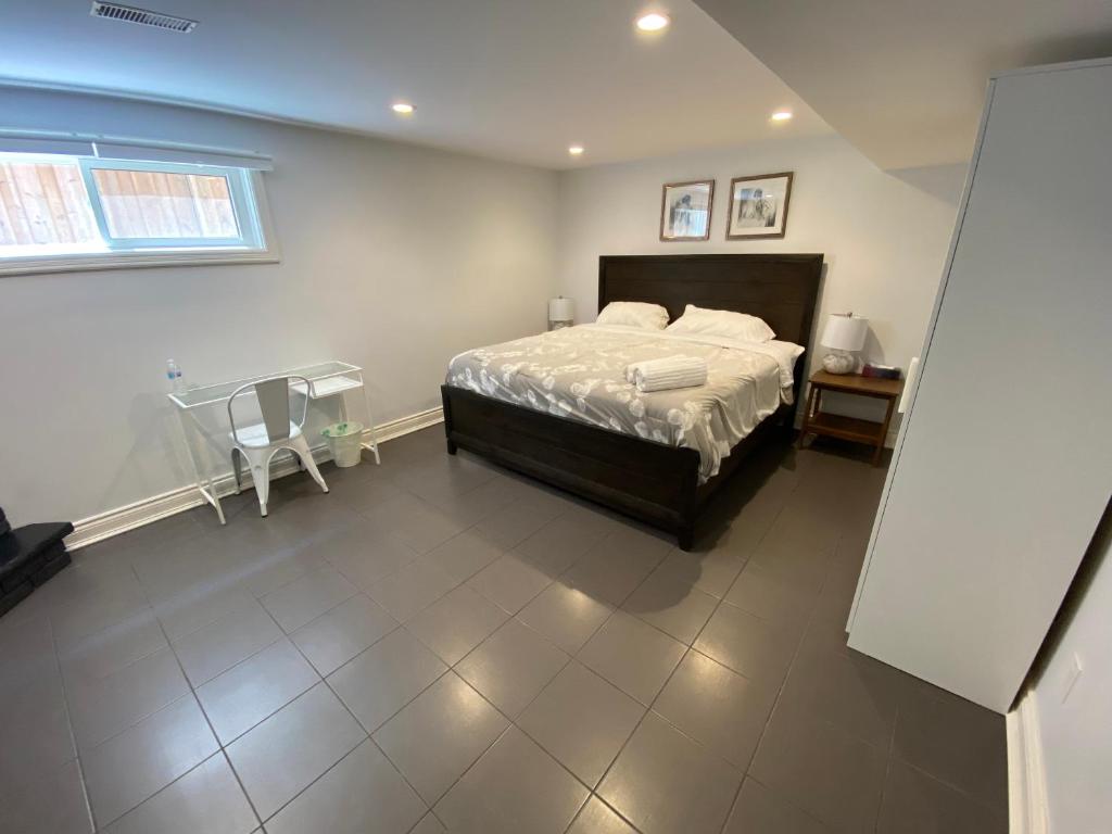 Yonge and Finch Subway !R Spacious &amp; Stylish Prvt Bdr with Shared Bathroom — Hotel in Toronto (ON)