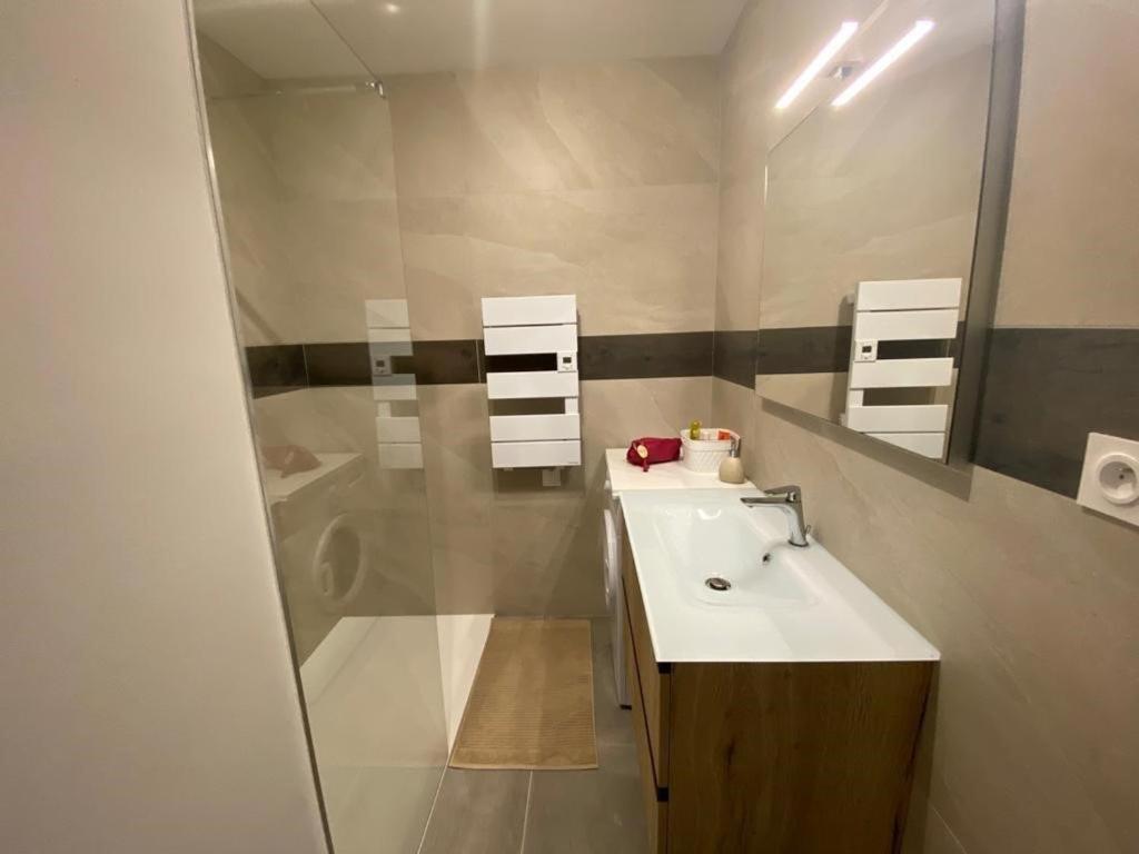 T2 Bis moderne, lumineux, parking privatif, Aix-les-Bains - FR-1-555-69 - 3